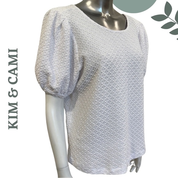 🛍️3/$40 Kim & Cami White Puff Sleeve Textured Top | Honeycomb Texture Size M - Picture 3 of 6